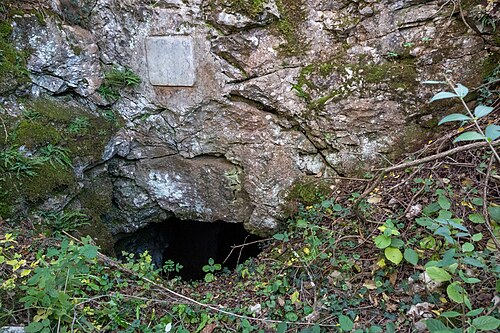 Grotta della Targa (ingresso parte italiana)