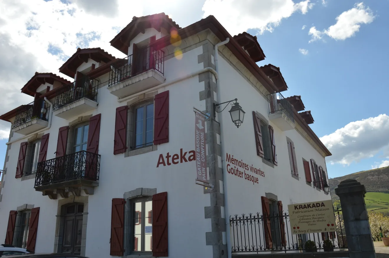 Centre d'évoquation du village Ateka