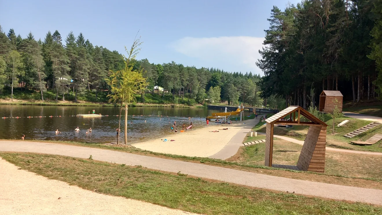 Lieu de baignade près de Soursac