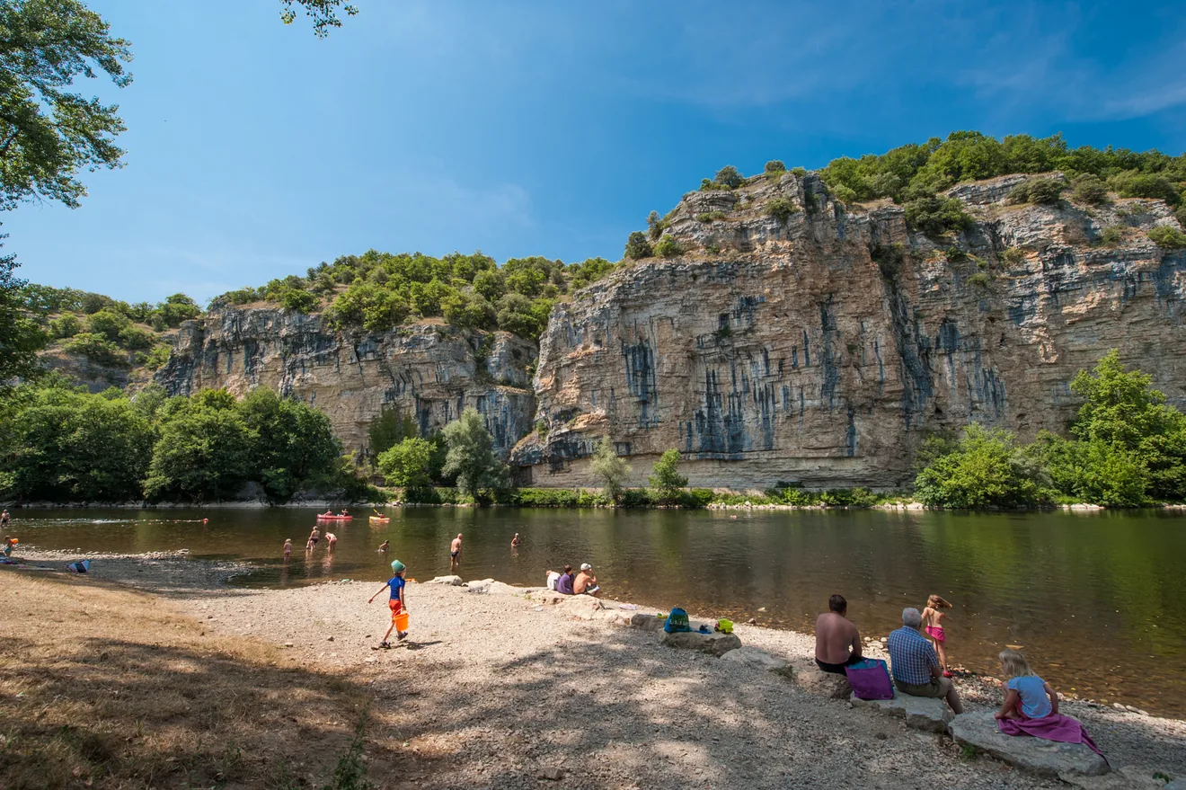 Lieu de baignade près de Port de Gluges
