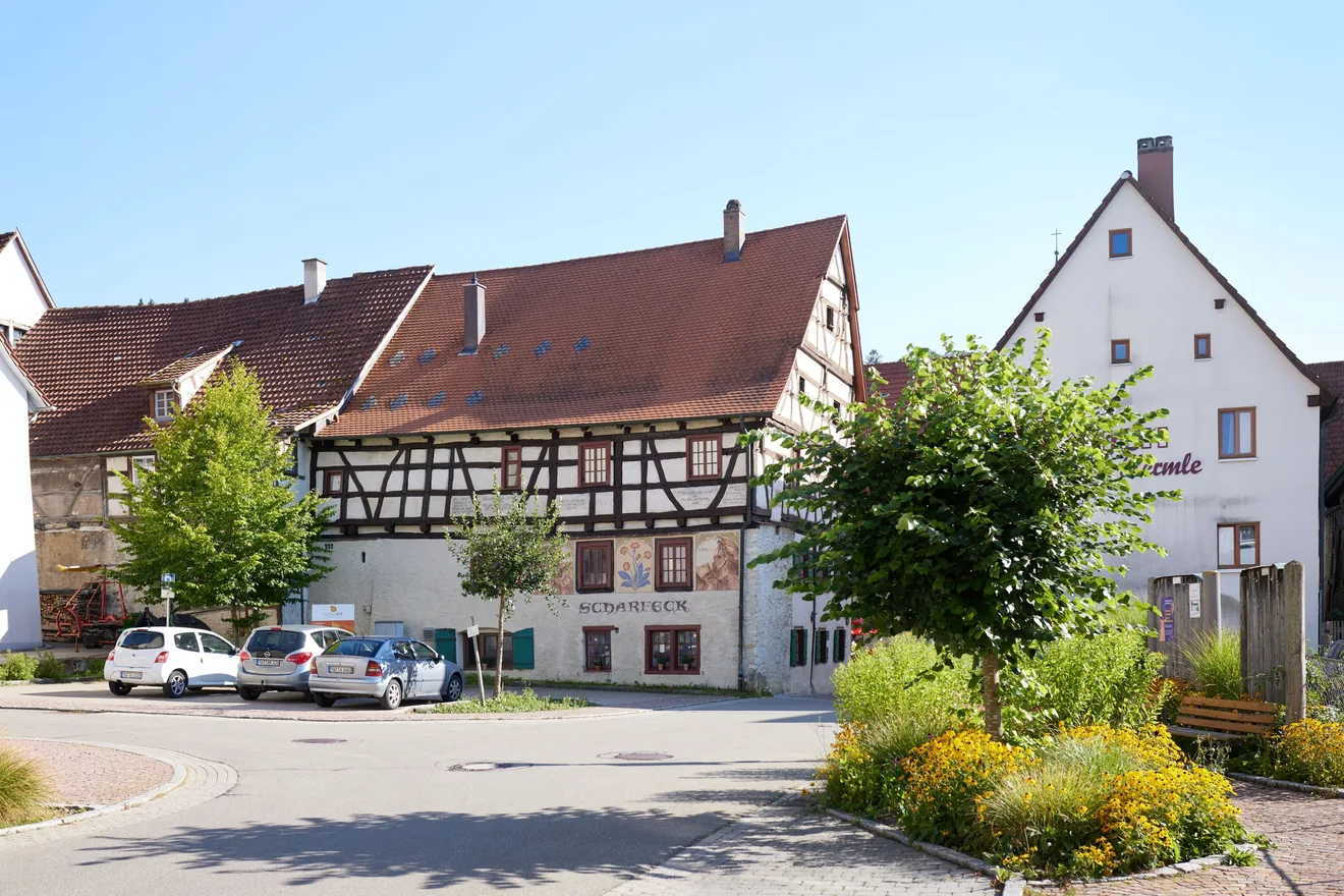 Scharf Eck